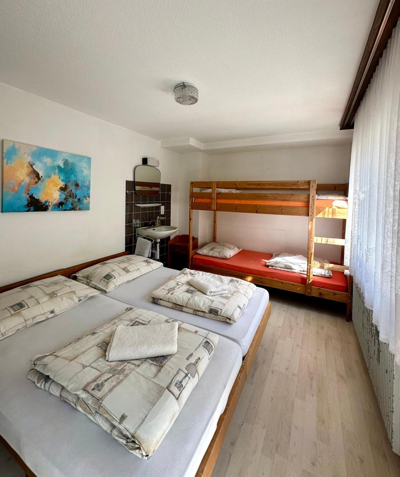 Holiday House Laerchenheim Saas-Balen 外观 照片